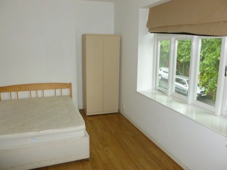 2 Bed - Westcotes Drive, , Leicester - Photo 3