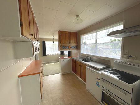 3 bedrooms + 1 bathroom - Photo 5