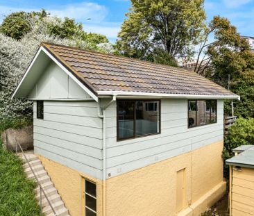 Sunny, stylish and sparkling new - Photo 1