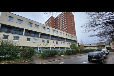 2 Bed Maisonette, Walker Close, BS5 - Photo 4