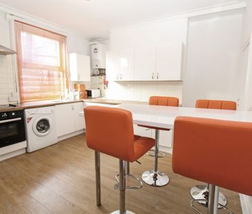 Wetherby Grove, Burley, Leeds - Photo 2