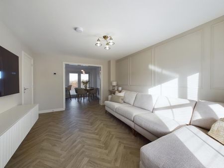 4 bedroom detached house to rent - Photo 3