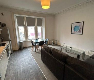 3 bedroom flat to rent - Photo 1
