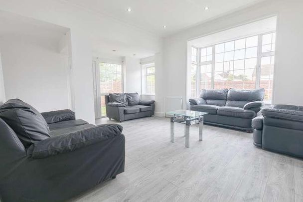 Ditton Road, Datchet, SL3 - Photo 1