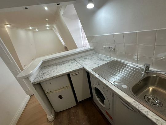 Studio Flat, Hayfield Passage, E1 - Photo 1