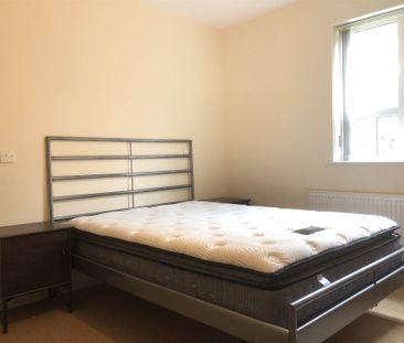 1 Maldon Court, BELFAST, BT12 6GY - Photo 3