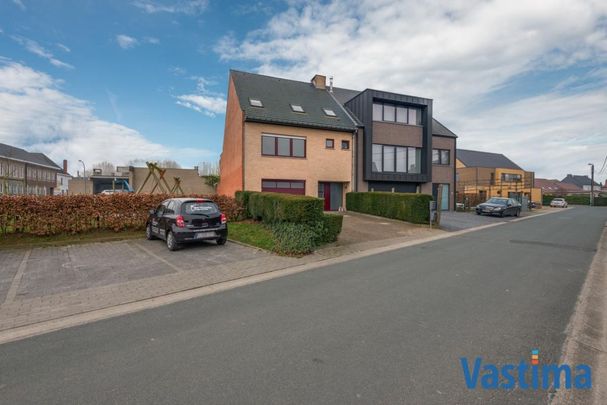 Gelijkvloers appartement met privatief tuintje in centrum Heldergem - Photo 1