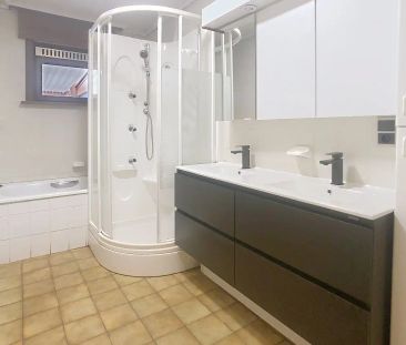 Verzorgde, alleenstaande woning met alle voorzieningen op het gelij... - Foto 4