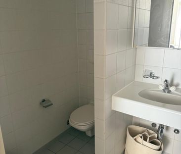 Luminous studio with balcony and rooftop in the heart of Geneva - Foto 6