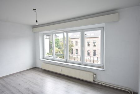 Degelijk appartement met 2 slaapkamers in centrum Hoeselt - Photo 4