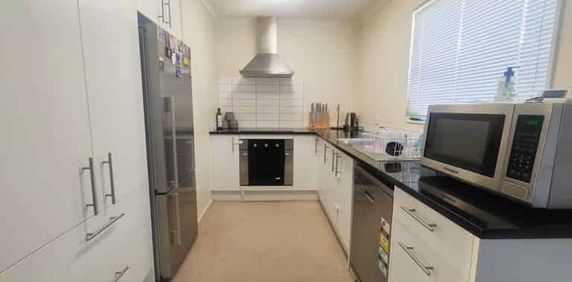 Beautiful 2 Bedroom Home in the Heart of Manukau - Photo 2