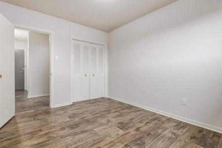 1 Bedroom - Photo 2