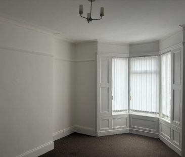 2 bedroom ground floor flat to rent - Photo 3