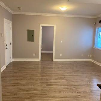 2BDRM Side Suite 750sqft - $1700 - Photo 1