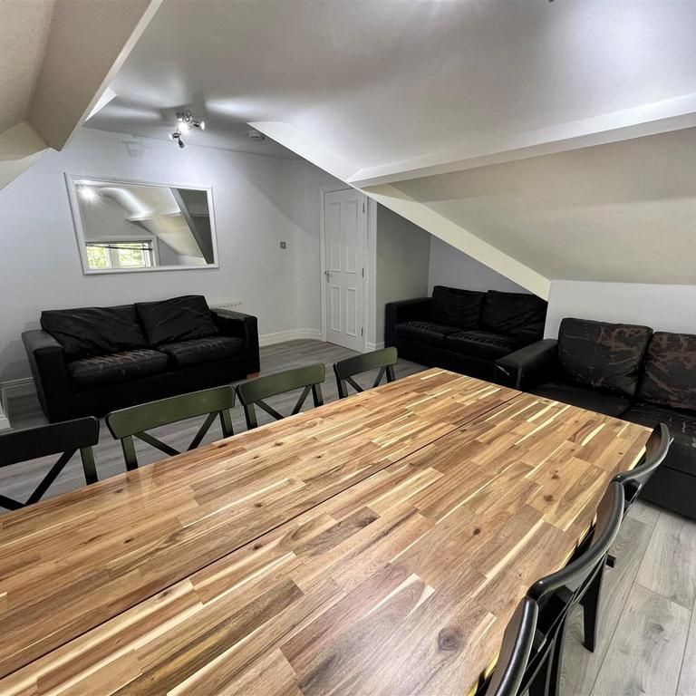 1 bedroom in a house share to rent - Photo 1