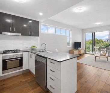 Spacious 2 Bedrooms Apartment in Great Location with 2 car parking ... - Photo 4