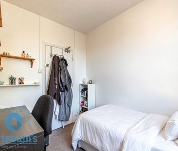 References Pending - 4 bed Mid Terraced House - Photo 6
