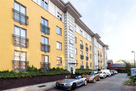 3 bedroom flat to rent - Photo 5