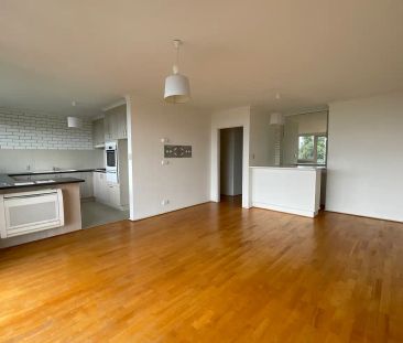 “RENOVATED TWO-BEDROOM APARTMENT WITH STUNNING BAY VIEWS!” - Photo 2