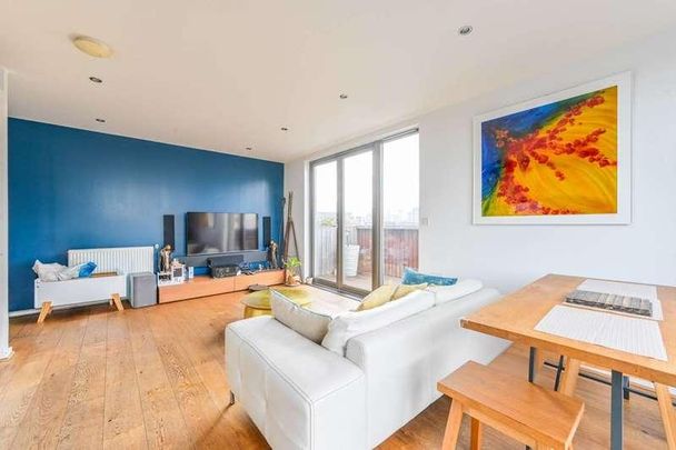 Robertson Road, Silvertown, E16 - Photo 1