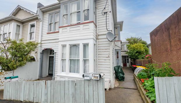 2 Bedroom City-Side Apartment for Rent - Photo 1