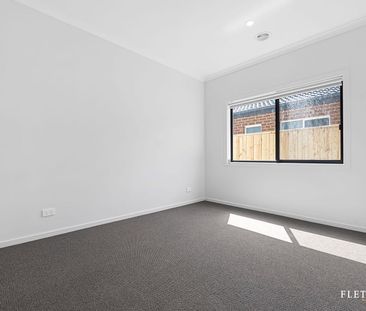 Spacious Four-Bedroom Home with Multiple Living Areas in Tarneit - Photo 4