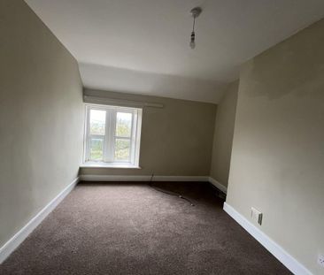 2 bedroom end of terrace house to rent - Photo 3