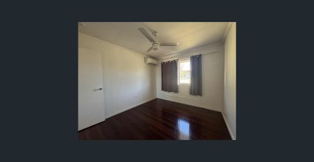 3 Bedroom with shed - Photo 3