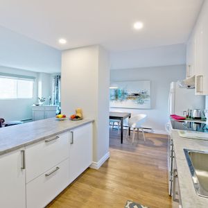 3 Bedroom | 1 Bathroom - 215 Rue Bellevue, Sherbrooke - Photo 2