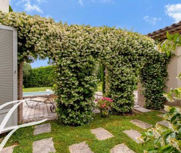 Maison à louer Mougins, Cote d'Azur, France - Photo 1