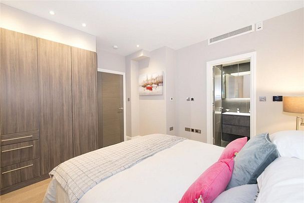 3 bedroom in Hampstead - Photo 1