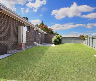 569 Noorla Place, Lavington - Photo 6