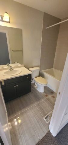 For Lease - 1169 Garner Road Unit# 87, Hamilton, Ontario - Photo 4