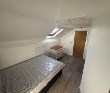 Flat 4, 77 Fitzroy Avenue, Belfast, BT7 1HT - Photo 3