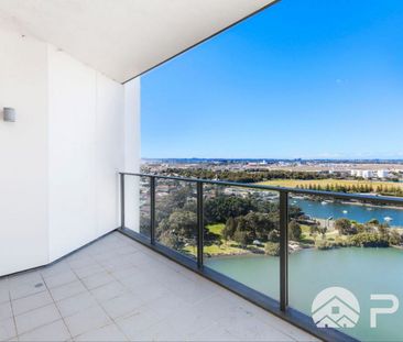 Stunning 2-Bedroom Apartment with Parking in the Heart of Wolli Creek - Photo 5