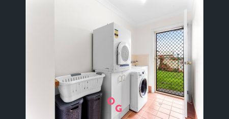 Spacious Family Home - Photo 3