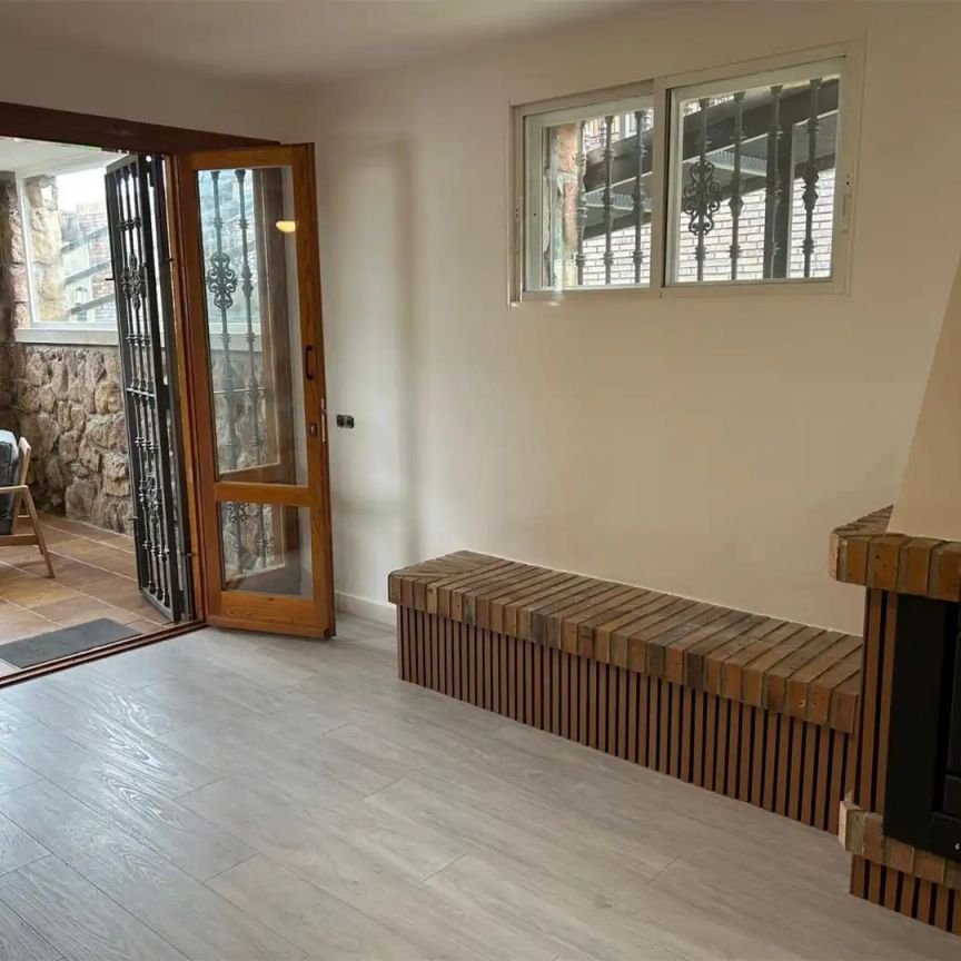Apartamento de alquiler en Calle Maestro Guridi, 25, Los Negrales - Photo 1