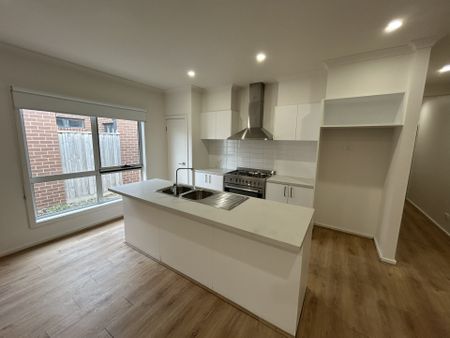 26 Rejoice Street, Tarneit VIC, Belconnen - Photo 5