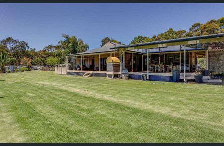 Stunning property for horse lovers! - Photo 3