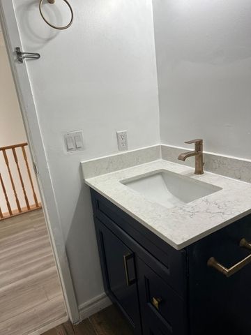 For Lease - 37 Frontier Pathway Unit# Main, Toronto, Ontario - Photo 5