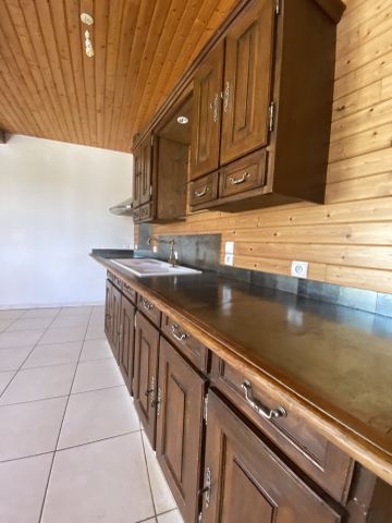Location Maison 3 pièces 63m² FONTEVRAUD L ABBAYE 49590 - Photo 2