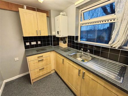 2 bedroom flat to rent - Photo 4