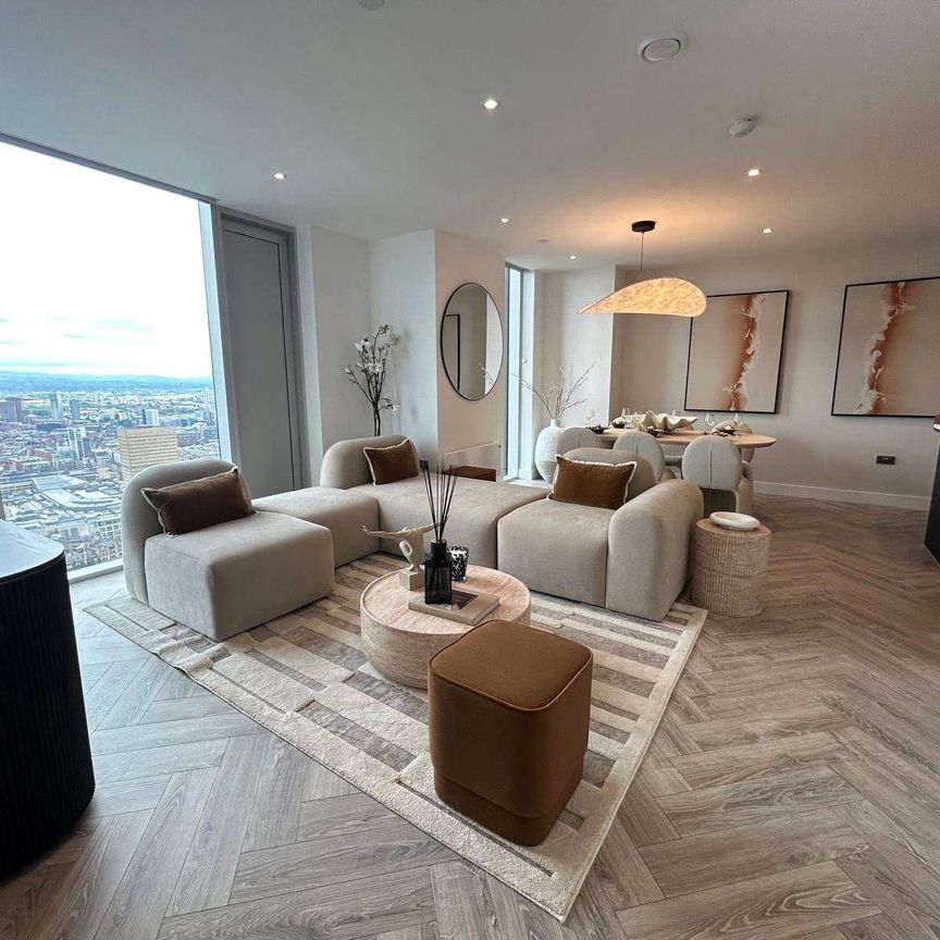Stunning Fully Furnished Three Double Bedroom Penthouse Apartment with Amazing facilities in the Exclusive Cortland Development, Colliers Yard. - Photo 1