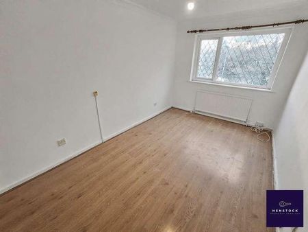 Great Arbor Way, Middleton, Manchester, M24 - Photo 4