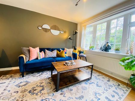 3 Bed Semi-Detached House, Macmillan Close, NG3 - Photo 2