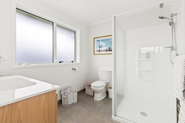 Family Home in The Meadows- Pets Negotiable - Photo 1