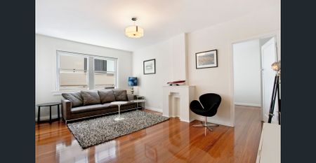 RENOVATED ART DECO APARTMENT WITH STUDY AREA + VIEWS - Photo 5