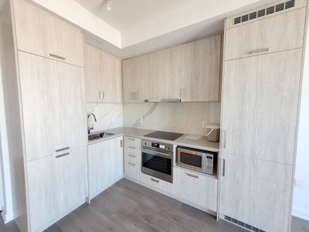 For Lease - 60 Honeycrisp Crescent Unit# 1208, Vaughan, Ontario - Photo 5