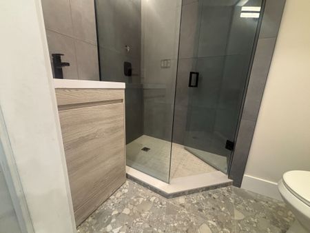 For Lease - 686 Rhodes Avenue Unit# Unit # 2, Toronto, Ontario - Photo 4