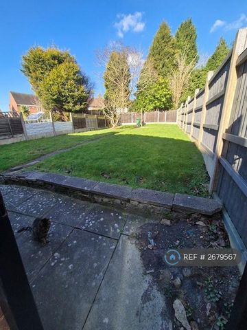 1 bedroom in a house share to rent - Photo 4